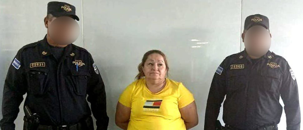Capturan a marera veterana mientras robaba en un supermercado en Santa Ana
