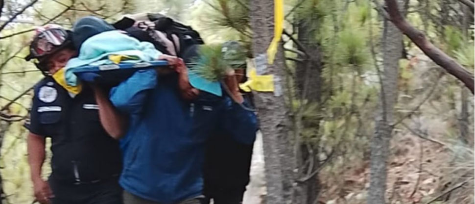 Turista sufre lesiones graves tras caerle lava del volcán de Fuego en Guatemala