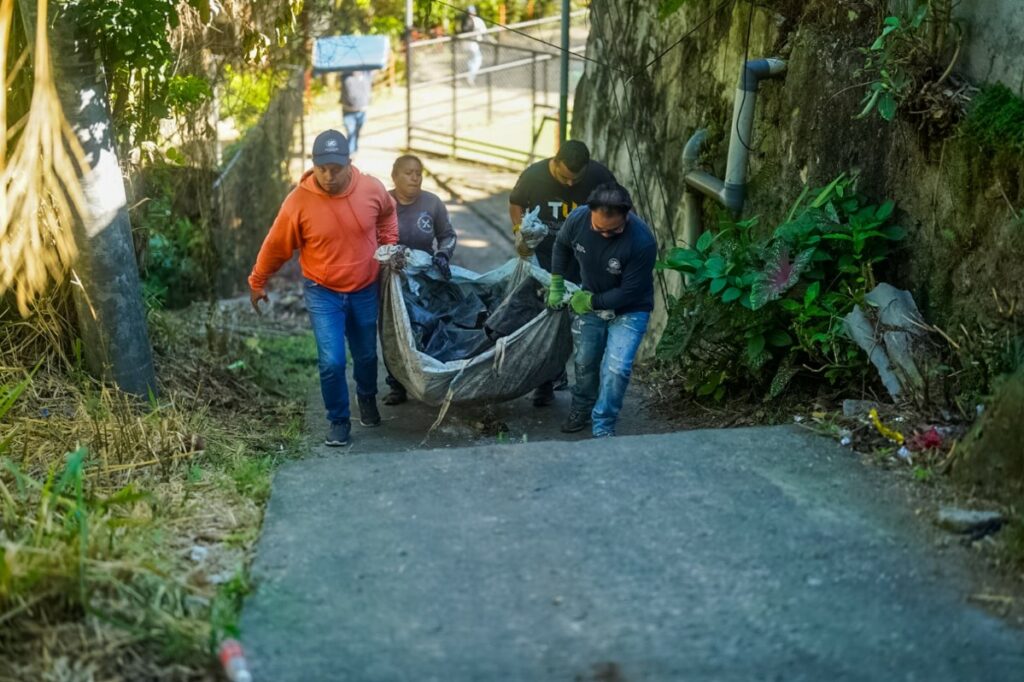 Realizan mega jornada de limpieza en comunidades de San Salvador