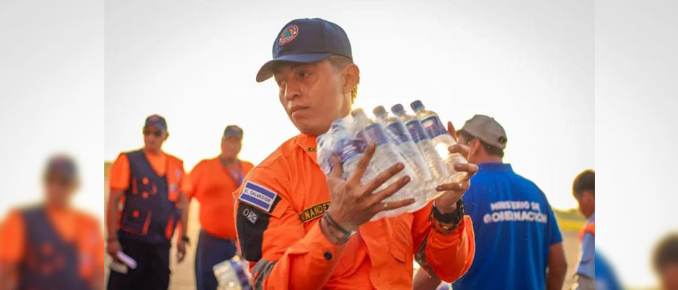 El Salvador prepara un nuevo lote de insumos para los afectados en Jamaica