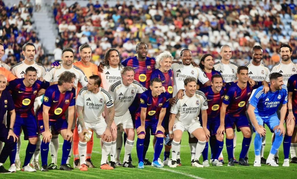 El Barcelona vence al Real Madrid en el Clásico de las Leyendas
