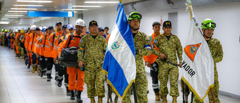 Contingente de ayuda comunitaria enviada por presidente Bukele llega a Jamaica