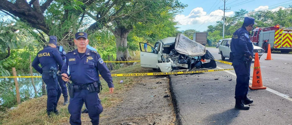 Fuerte accidente de tránsito en carretera Litoral deja una persona fallecida y un lesionado