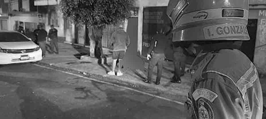GUATEMALA: le quitan la vida a hombre cuando estaba con su novia afuera de la casa