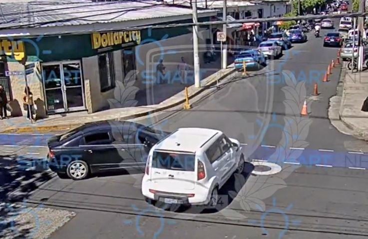 Conductor de KIA Soul involucrado en accidente de tránsito en Santa Tecla