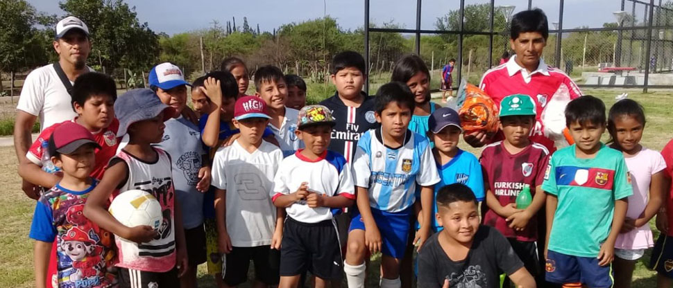 Equipo Levante de España otorgará 15 becas a jóvenes salvadoreños promesas del fútbol