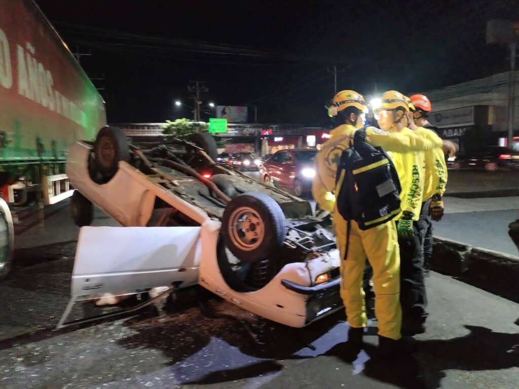 Fuerte accidente provoca cierre total de bulevar del Ejército la noche de sábado