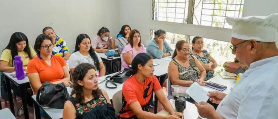 Alcaldía de San Salvador Centro ofrece talleres de fin de año