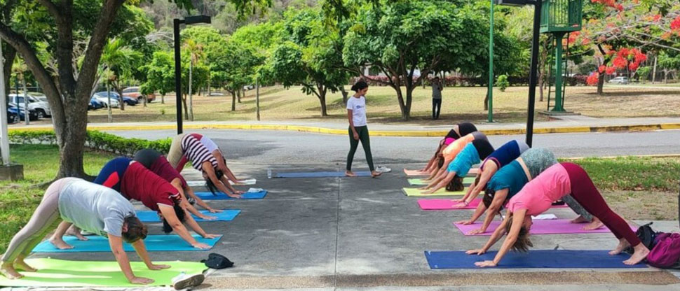 Alcaldía de san Salvador Centro invita a las clases gratuitas de yoga