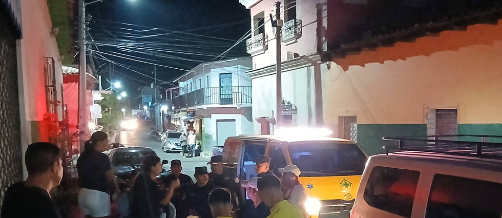 Vehículo arrolla a una menor en el centro de San Juan Opico