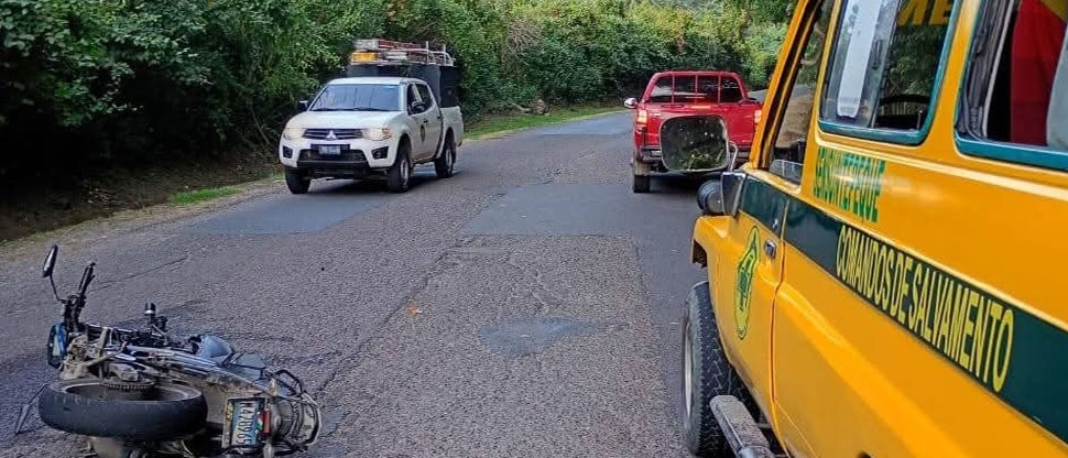 Auxilian a motociclista que se accidentó en carretera a Sensuntepeque