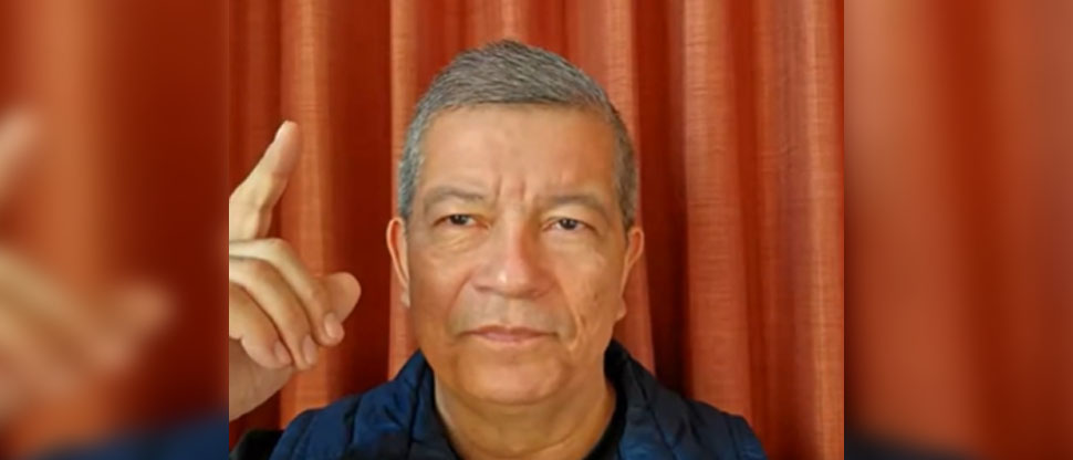 “El Chino” Flores pide a salvadoreños que en esta Navidad hagan una reflexión revolucionaria