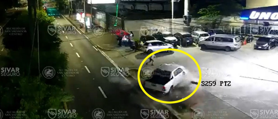 Así fue el accidente de tránsito sobre la Manuel Enrique Araujo que dejó un peatón fallecido