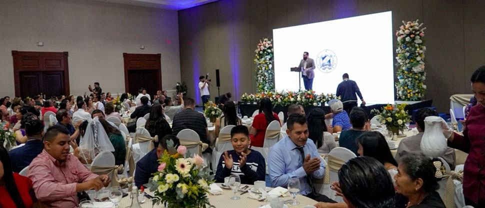 45 parejas se dan el “sí” en las bodas colectivas de la alcaldía de San Salvador Centro