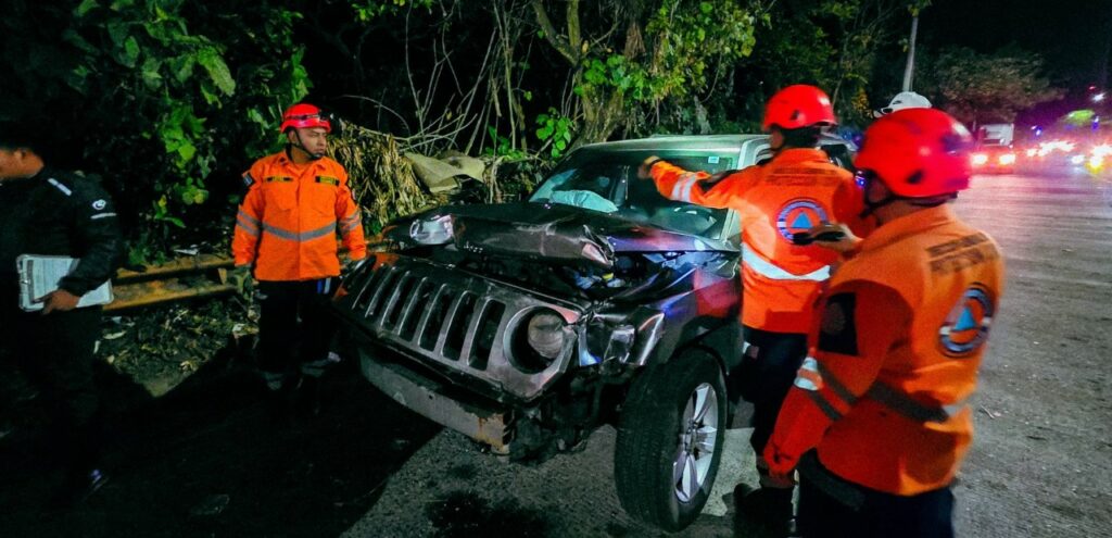 Dos personas lesionadas tras accidente de tránsito en Santo Tomás