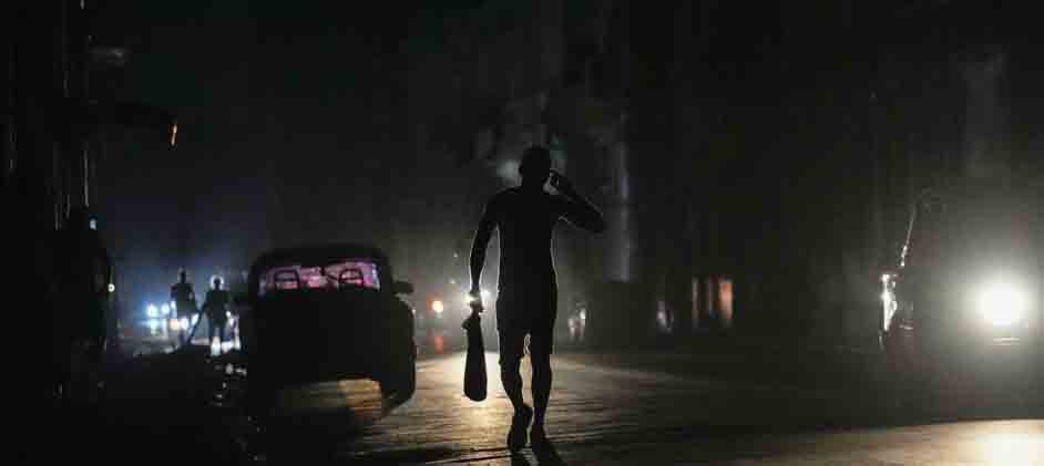 Reportan apagón en La Habana y varias provincias de Cuba