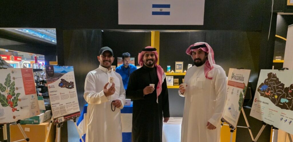 Café salvadoreño destaca en feria internacional de Arabia Saudita