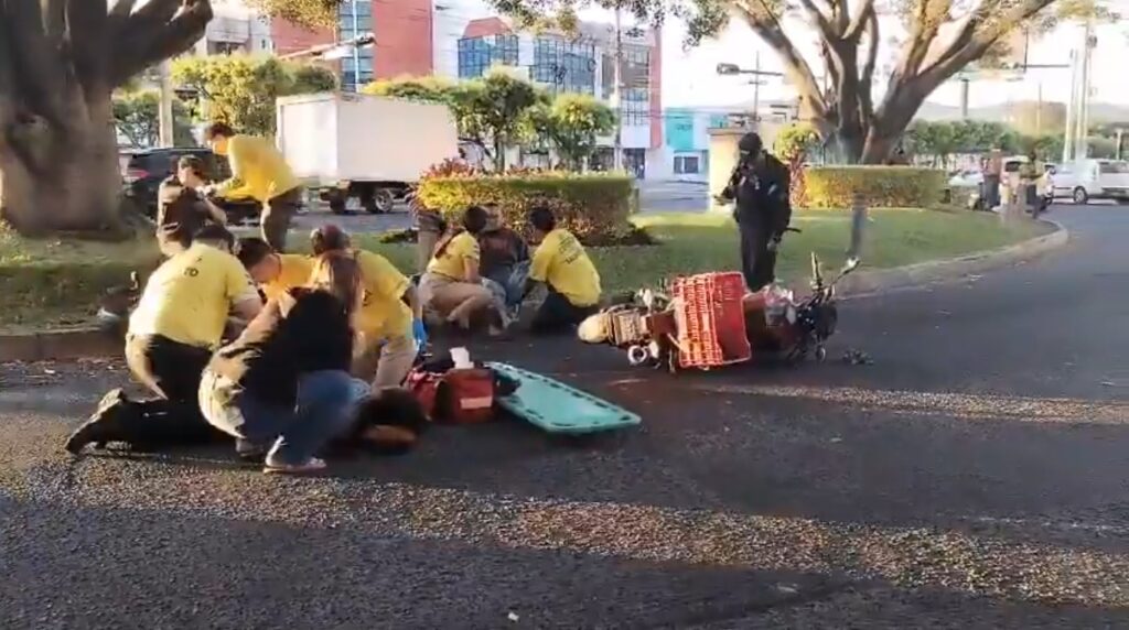 Tres lesionados deja el choque entre dos motocicletas en San Salvador