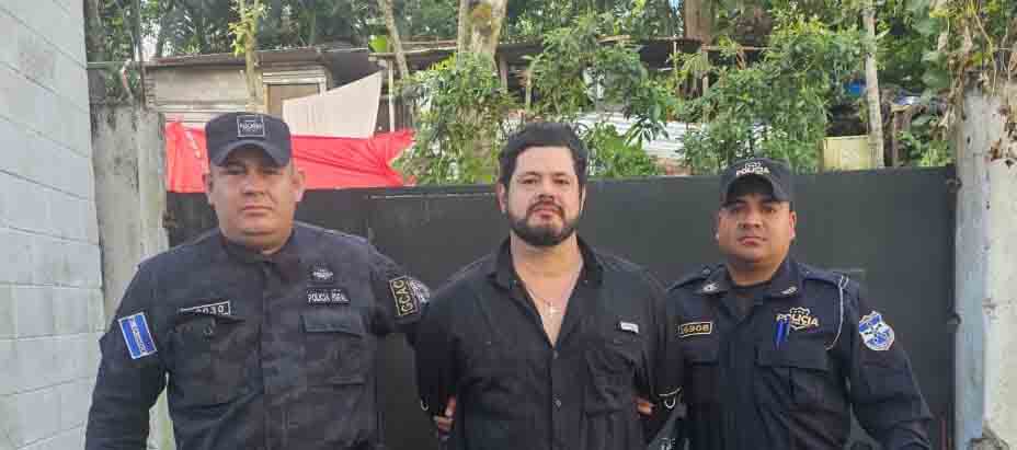 Detienen a sujeto por amenazar a una persona con un arma de fuego