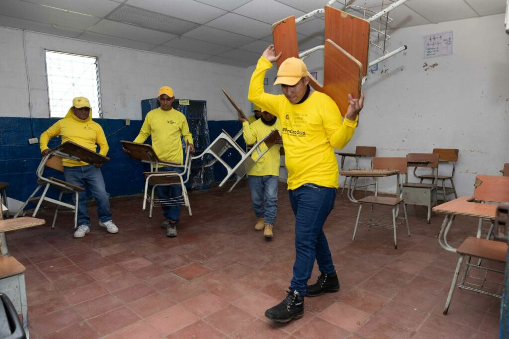 Totalizan más de 440 escuelas renovadas antes de finalizar el 2025
