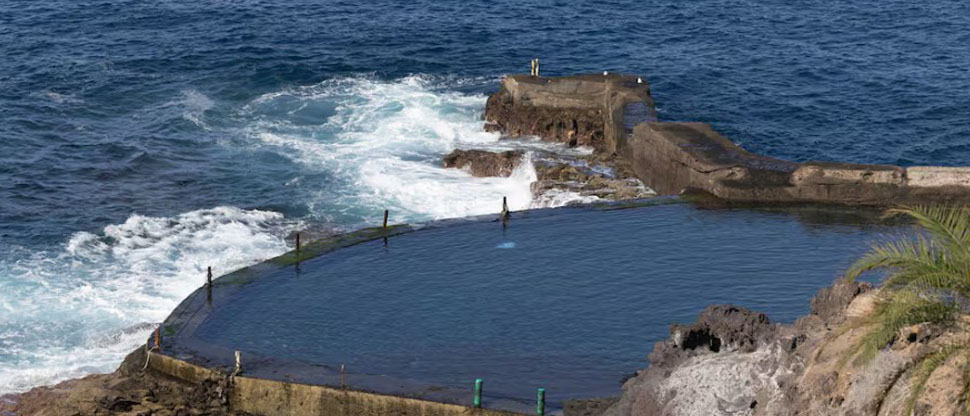 España: ola gigante mató a 4 turistas en piscina natural de canarias