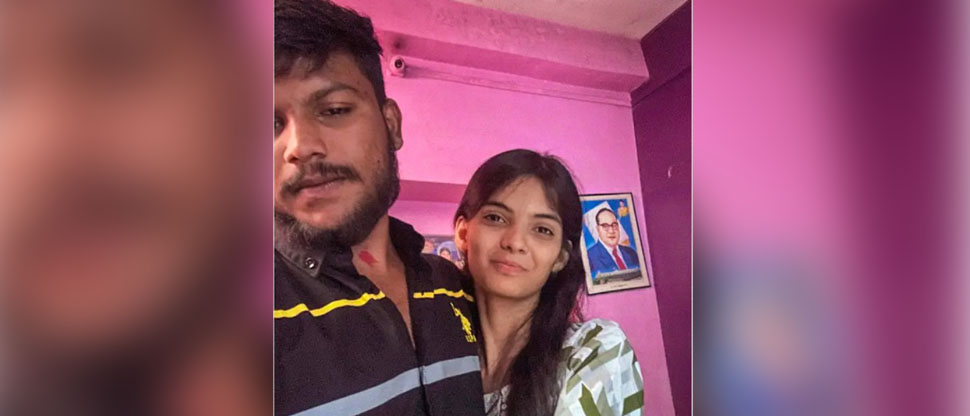 India: mujer se casa con el cadáver de su novio, asesinado por su familia