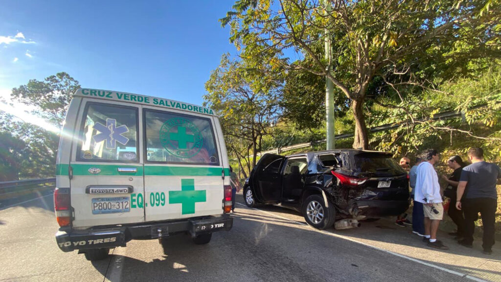 Varios lesionados deja múltiple accidente en bulevar Monseñor Romero