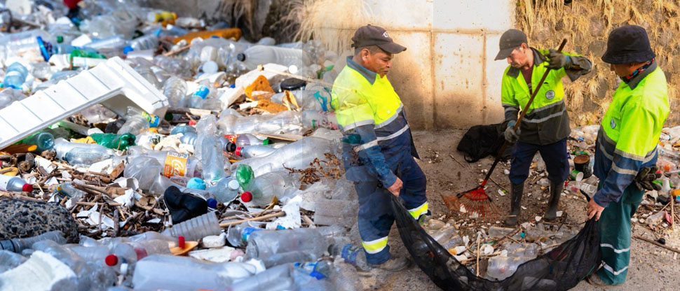 Retiran desechos sólidos en quebrada de San Salvador Centro