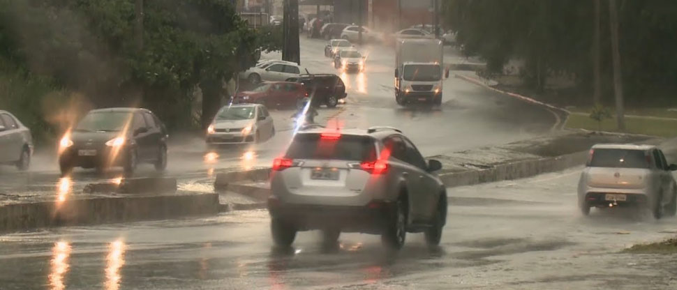 Pronostican lluvias fuertes acompañadas de viento y actividad eléctrica para esta tarde y noche de miércoles
