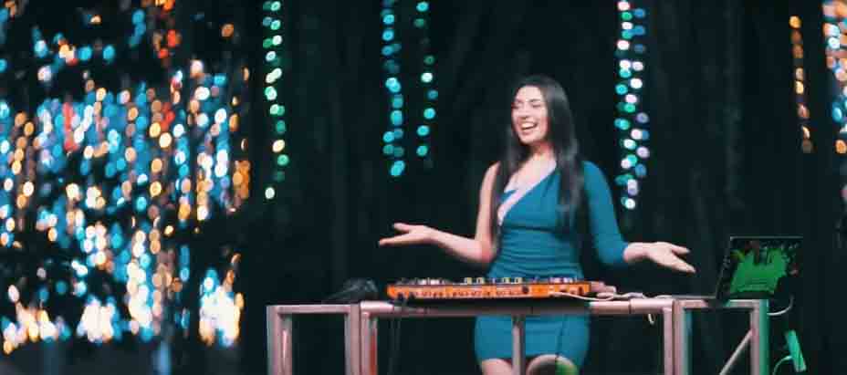Madeline Guarda2 estrena nuevo mix navideño en Youtube
