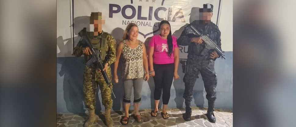 PNC captura a dos mujeres violentas que lesionaron a otra mujer en una pelea