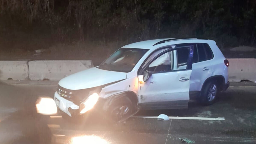 Conductor pierde el control y se accidenta sobre la curva el Papaturro