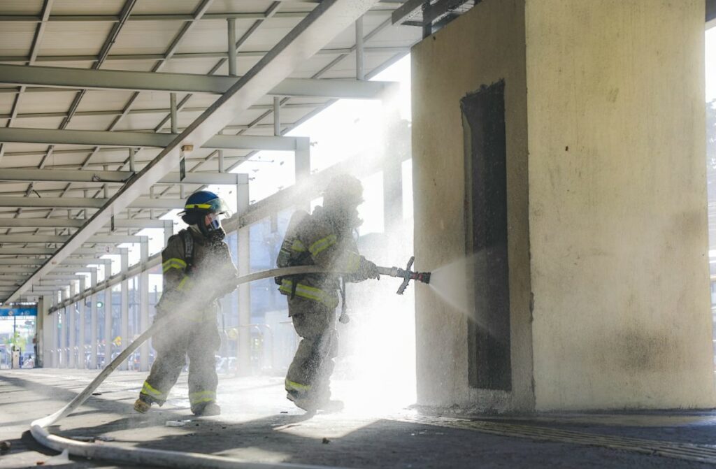 Atienden conato de incendio en una estación del SITRAMSS
