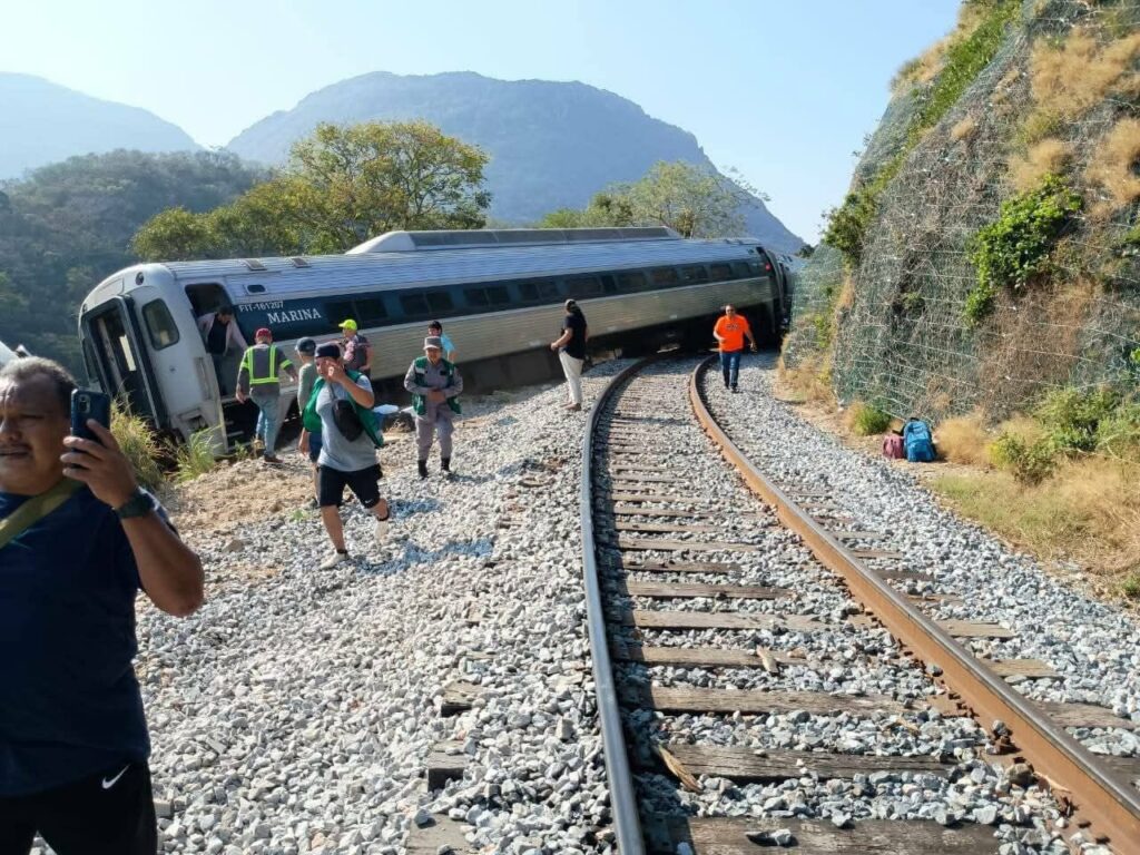 Se descarrila el Tren Interoceánico en Oaxaca con 250 personas a bordo