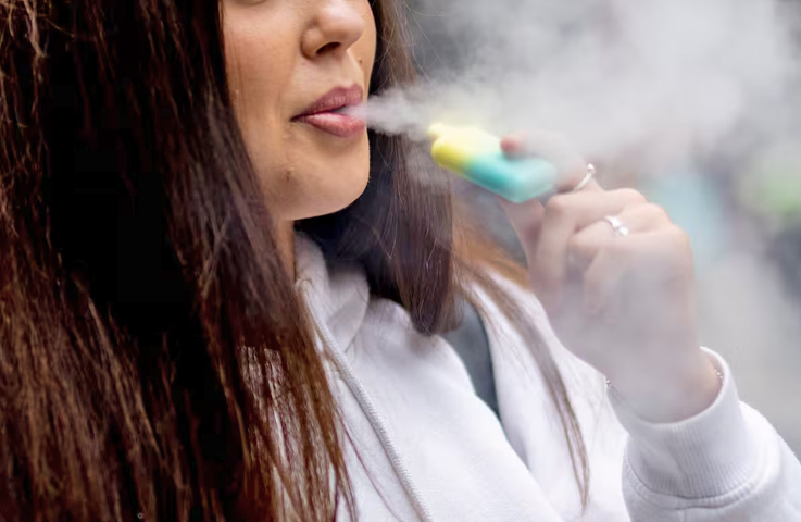 México: sancionarán con prisión a quien fabrique o venda vapeadores