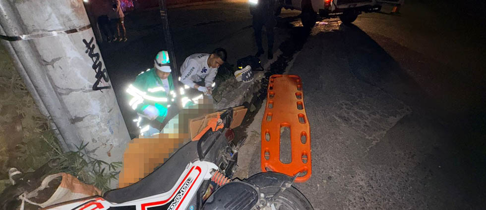 Motociclista pierde la vida tras impactar contra una barda carretera a los Planes de Renderos