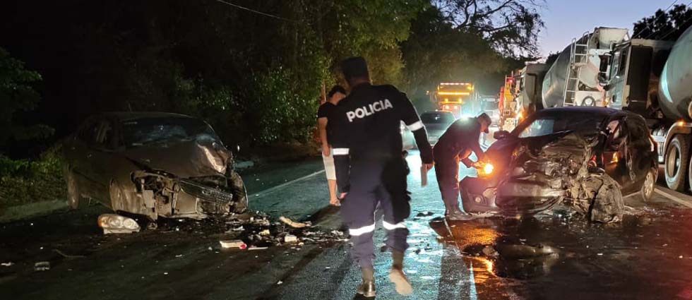 Fuerte choque deja al menos tres lesionados en la carretera Litoral