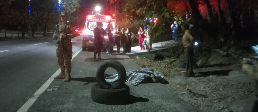 Adulta mayor pierde la vida tras ser embestida por un automóvil en la autopista Comalapa
