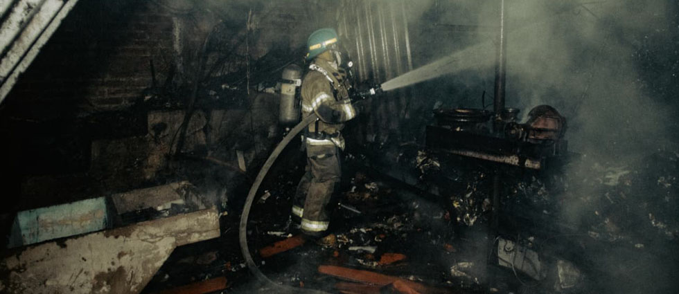 ¡Vivienda en desuso se incendia en Cuscatancingo!