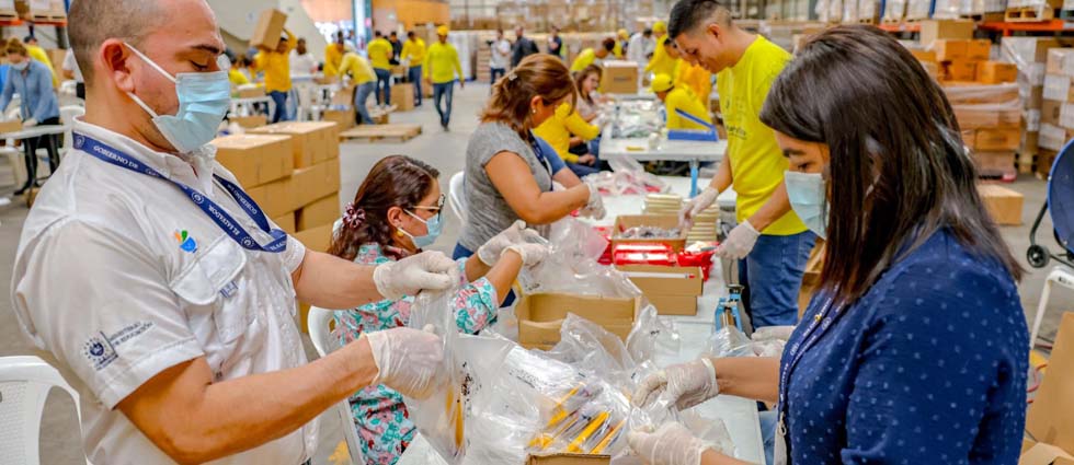 Gobierno afina detalles para la entrega de paquetes escolares en todo el país