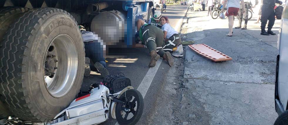 Conductora resulta gravemente lesionada tras ser arrollada en el bulevar Constitución