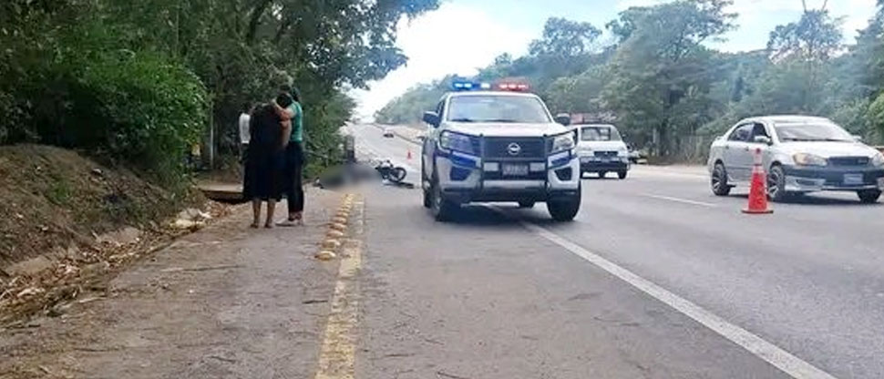 Reportan motociclista fallecido tras accidente vial en Usulután