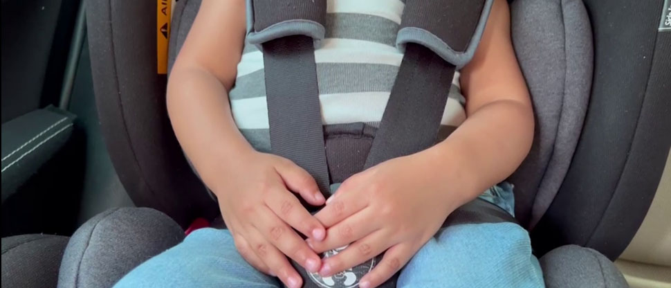 “No es por una multa, es para proteger la vida de sus hijos”: VMT sobre uso de silla de retención infantil