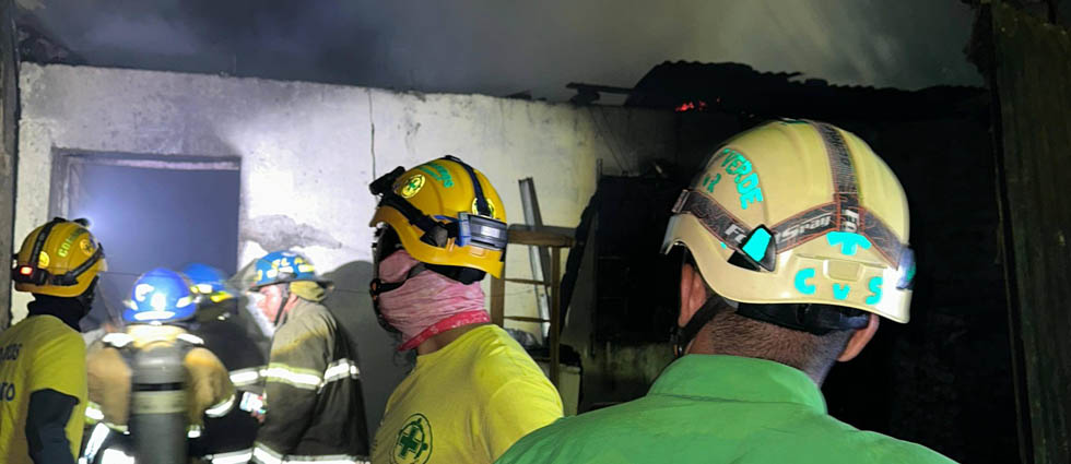 Incendio consume vivienda en colonia de Soyapango: «Sus ocupantes resultaron afectados»