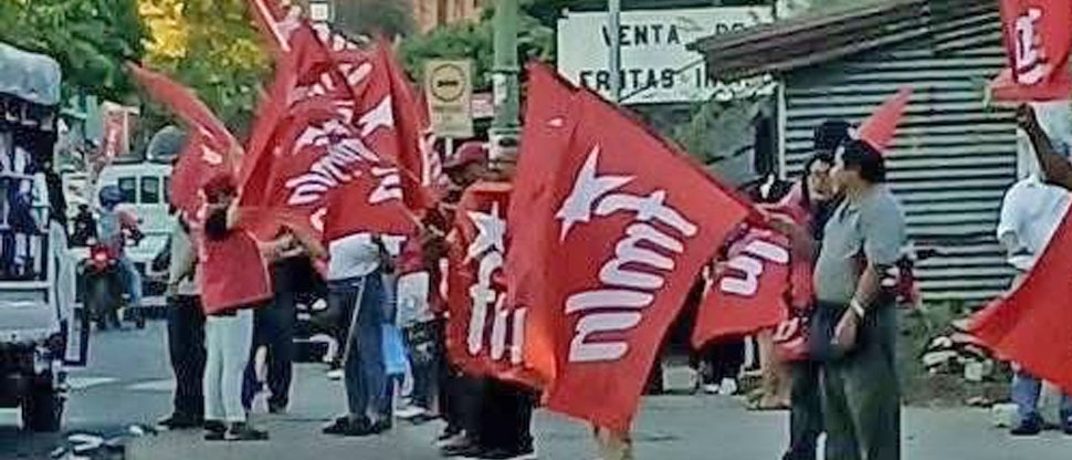 Simpatizantes del FMLN realizan caminata como parte de la “ruta política” para volver al poder