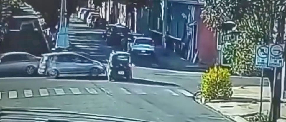Captan aparatoso accidente  provocado por la imprudencia de un conductor en Santa Ana