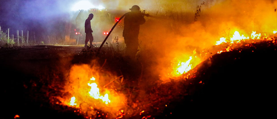 Bomberos sofocan incendios en maleza que se desataron en varios puntos del país