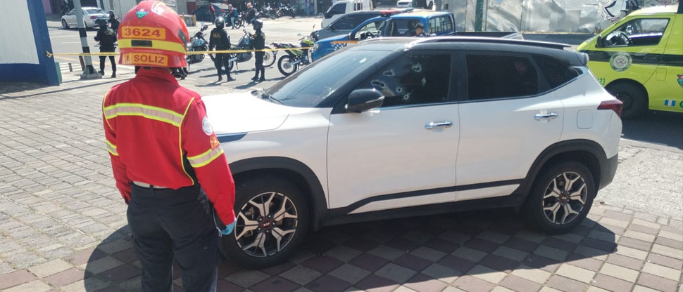 Intento de asalto termina en tiroteo en plena avenida de la zona 10 de Guatemala