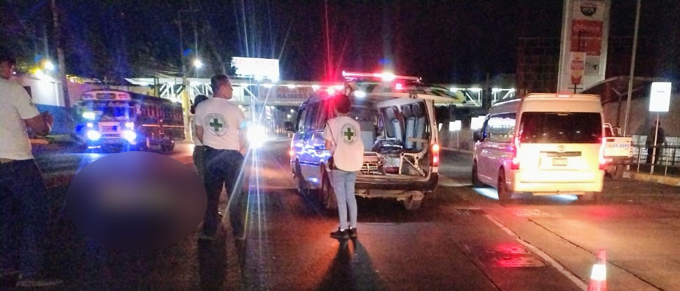 Abuelito fallece atropellado frente a centro comercial en Apopa
