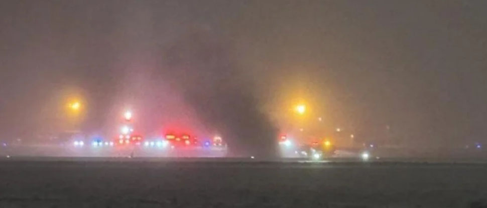 Avión con 8 personas se estrella durante despegue en medio de tormenta invernal en EEUU